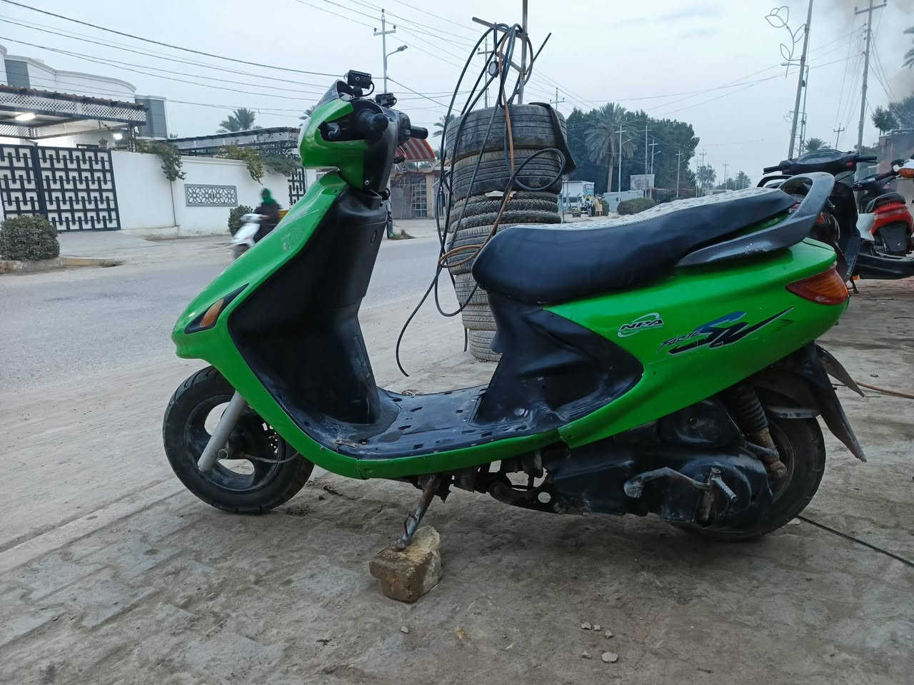 سلام عليكم دراجه فراشه فحل للبيع حلوه الدراجه مال جناي كابريتتهه بيهه شويه خربطه اب ٢٧٥ قفل , ***********
