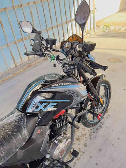 السلام عليكم دراجه شاينك ٢٠٢٣ طالعه من الوكيل ٢٠٢٥ 
المكينه مامفتوحه الدراجه نضيفه كدام عينكم 

السعر 1500 قفل 

اوراق اصورلي بس مامرقمهه يعني تترقم عادي 

العنوان : الديوانيه _ حي الجامعه 

***********

سبب البيع : بارده بليل مو مال شغل 😁
