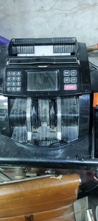 للبيع قاصه وجهاز عد فلوس وجهاز رصيد 07859915251