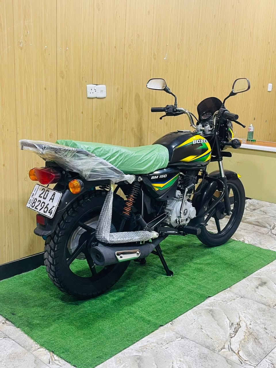 ياوالله السلام عليكم ورحمة الله وبركاته
بوكسر موديل2023طالعه بال24دراجه مكفوله مكينه مكفوله 
دراجه ماشيه 10الف كهربائيات كلها شغاله بدون اي نقص
مرقمه رقم ديالى نكليزي تحويل ثاني يوم (بيع نقد او قسط)
على ماستر كارد الرافدين (موضف.عسكري.متقاعد)
عنواني ديالى بعقوبه بهرز معرض الأصدقاء 
شراي اتصل ودلل***********وتساب او اتصال
ملاحضه غير متواجد خاص
