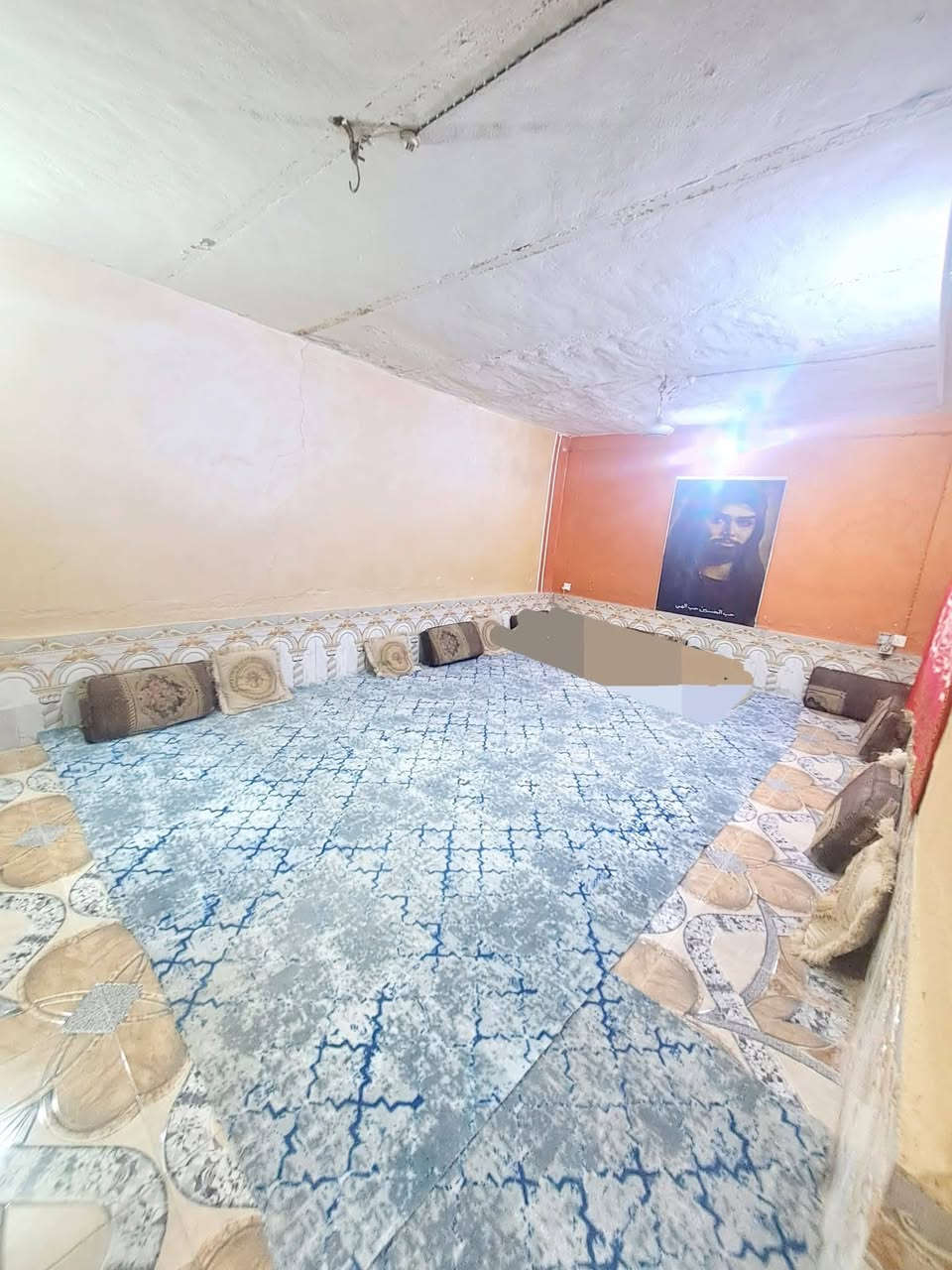 بيت طابو صرف ٢٠٠متر ٧نيسان السعر ٨٥
شارع القادسيه ثاني فرع من بعد صورة السيد
يحتوي غرفتين ومطبخ وهول وديوانيه وكلدور وصحيات
البيت قديم سكني شوارع صبابه ومجاري 
***********
