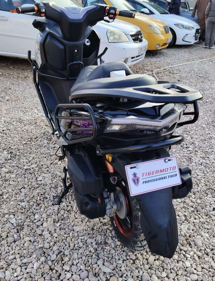 سكنس موديل  25
ماشية 1 كيلو يعني 1000 متر فقط بعدها زيرو جديدة 

مكاني حلة ***********
