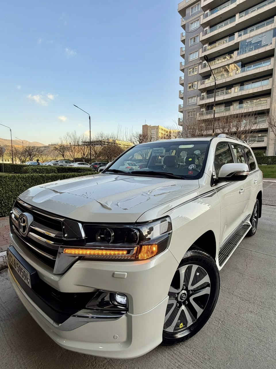 ‎تويتا لاند كروز _ موديل _2019 _  GXR.V6
‎موصفات.فوول sAS اصلى 🦅🔥
‎محرك.(v6) 
‎بسم الله الرحمان الرحيم

‎ملاحظه رجائن سياره (بدون مراوس)🖐🏼

‎تويتا لاند كروز موديل (2019)  
‎🔶سياره مواصفات GXR. V6 .
‎🔶سياره (v6) سلندر
‎🔶سياره كفاله عامه دعاميه لي دعاميه 
‎بدون صبغ +بدون شخت + بدون حالوب 
‎بدون رمل  _ بدون حصوه+حتا دعاميات 
 
‎🔶سياره ماشيه (45) الف كيلو فقط حقيقي
‎🔶٤ اطارات و ويل جديد حلو بدوناي نقص 
‎🔶سياره مواصفات (GXR ) ماشاالله حالو 

‎🔶محرك + گير كل بشرت مامفتوح 
‎بدون صوت + بدون دخان 
كل خراز بلادى موجود
‎🔶( مواصفات) 
‎( صلايت + سلاجه  
‎كوشنات كهرباي ٣ دگم _ حاساس خلفي و امامي_ بصمه + كاميرا بلايت + ٨ ارباگ +  + لايتات زينون+ +داغل بيجى+دابل اكسل + سندوق شفط بلادى+ ٣ شاشات بلادى+ شحن موبايل)

‎🔶تحويل بشرت مباشر حول كل جديد

‎🔶مكان سياره سليمانيه 
🔶 ***********
‎🔶سعر (527)ورقه
