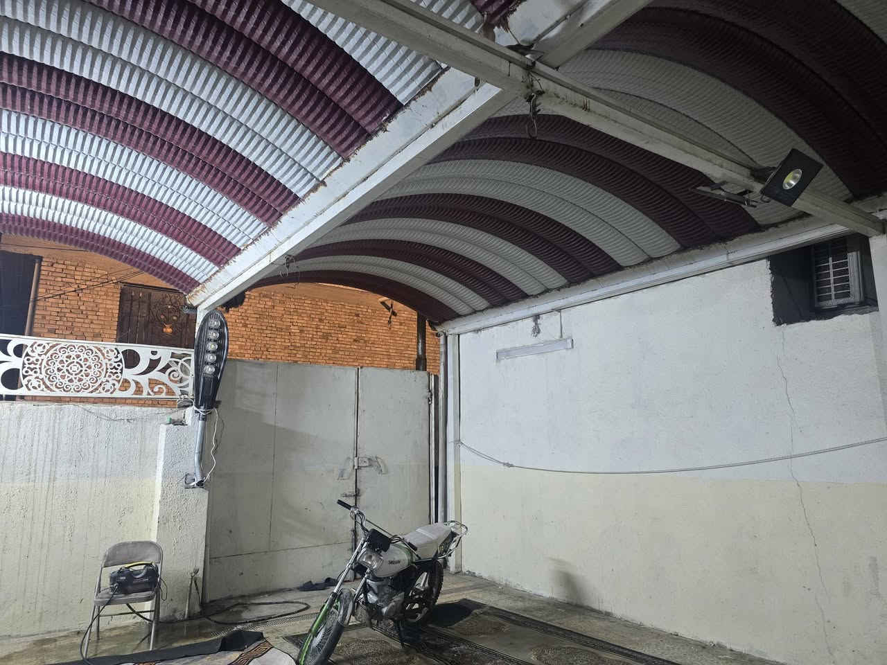 قطعه ارض 75متر رفت ومجاري وكاشي ومي وكهرباء جاهزه للبناء تبليط ومجاري واناره وخدمات كامله سعر 35مليون 
رقم *********** 
رقم*********** 
ومتواجد علا الواتساب
