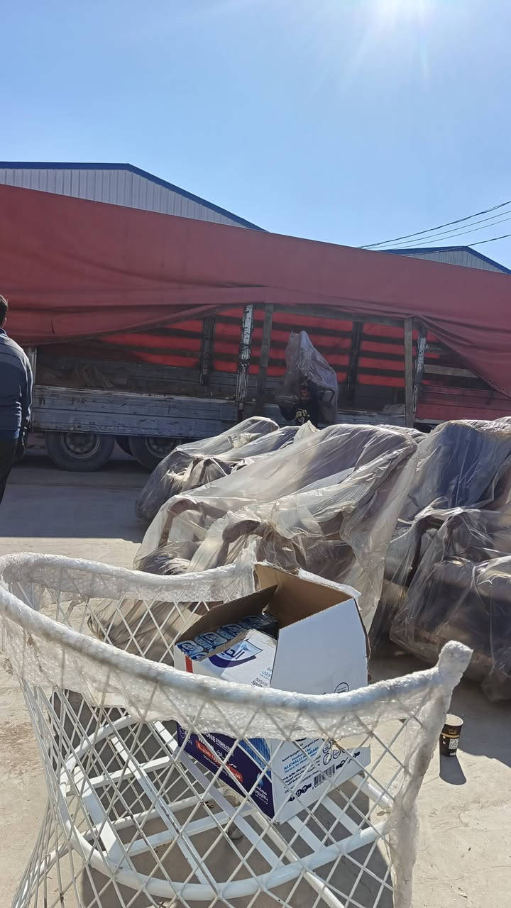 الهم صلي على محمد وال محمد//عمل اليوم تفريغ تريله كراسي هزاز وتم عزلهن على لوانهن/على يد قوات التساهل //وتم كماله خلال ساعات//نعمل بتفريغ جميع التريلات والحاويات وابسعار مناسبه وكادر متخصص في عزل وترتيب البضاعة نعمل على مدار ٢٤ساعه//ملاحظه كلشي نزل مو له تريله ونقل الاثاث//وترتيب المخازن//التساهل//محمد/الاستفسار اتصل/ يتوفر اوتساب اسيا واثير /***********//***********/عنوانه  بغداد الزعفرنيه
