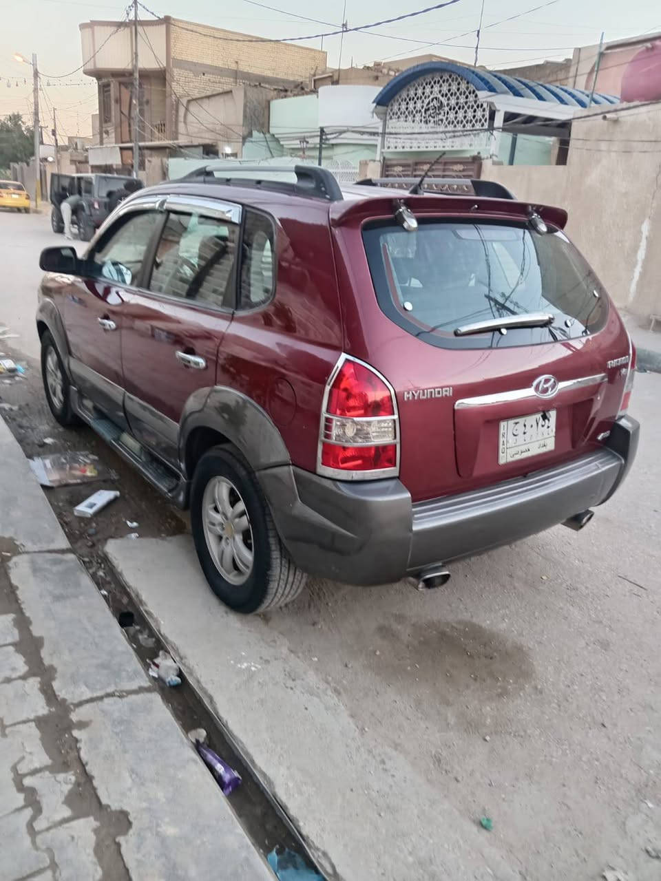 سلام عليكم
توسان موديل ٢٠٠٦ كير ومكينه مكفولات تبريد تدفه شغال 
ترايك البصره رقم بغداد بسمنه تحويل ثاني يوم بيه بس بنيد وخشم الجاملغ والباقي كفاله سياره وارد امريكي 
سعر ٨٨ وبيه مجال مكاني كربلاء حي العامل شراي يتصل ***********
