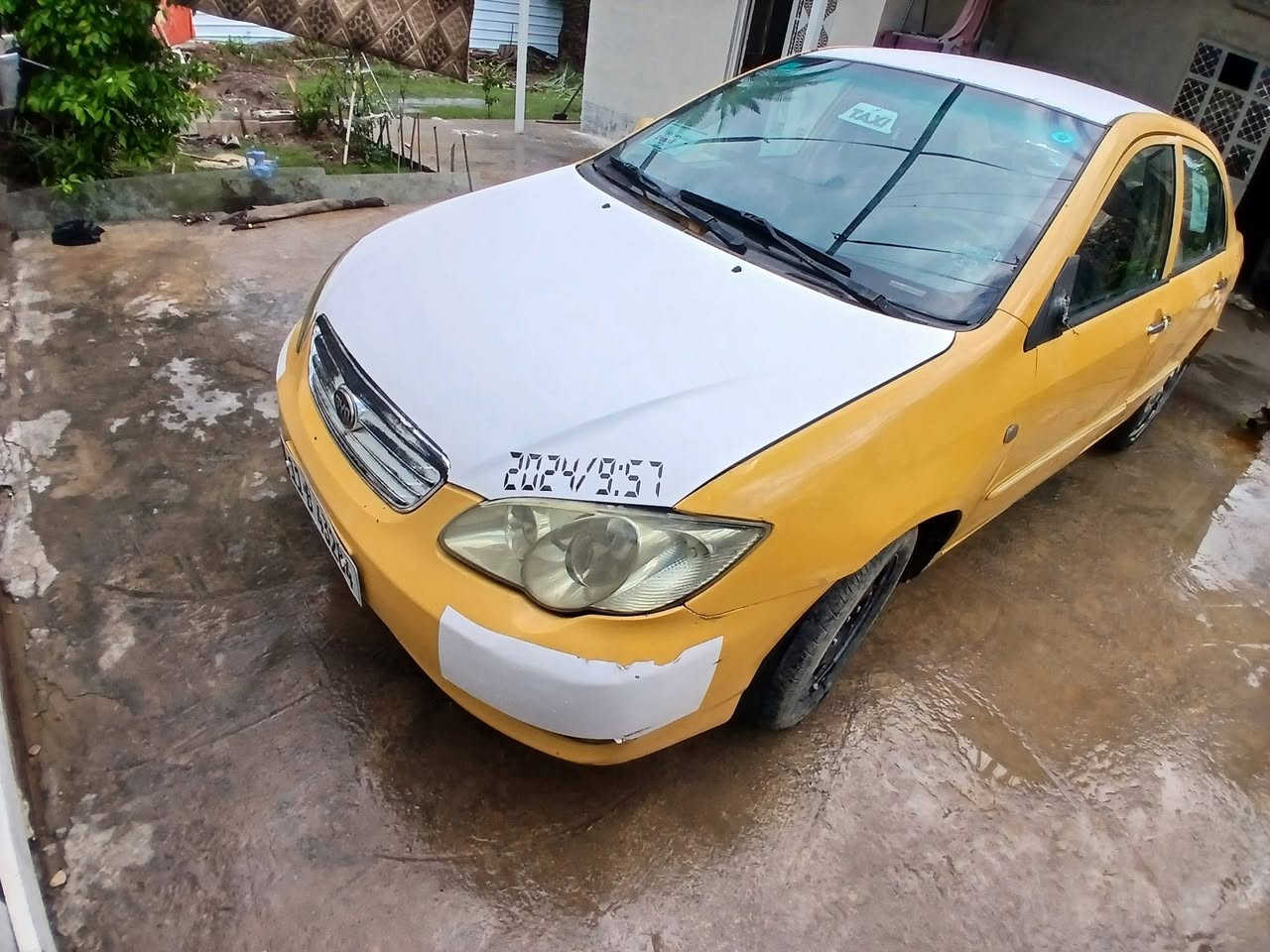 سلام عليكم ورحمة الله وبركاته  من رخصة  المسؤل على الكروب 
للبيع سيارة بي واي دي موديل  2011 السعر  50 ورقة وبية مجال الا تصال على الرقم *********** واتساب
