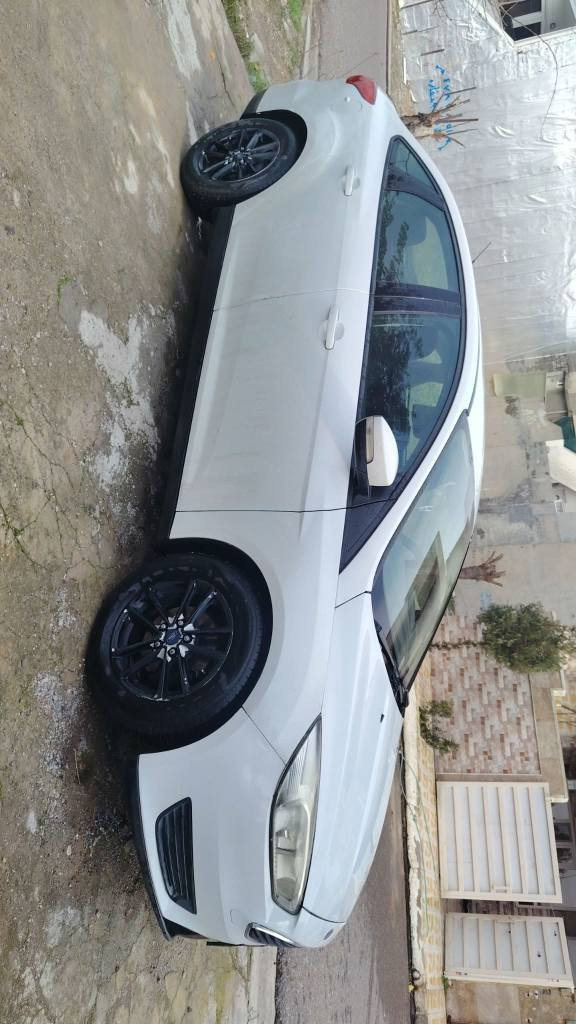 فۆرد فۆکس مۆدیل 2017 گێرتۆماتیک مکینە 20 دووپارچە هەیە کەمیک ناوی گرتیە مواصفات se بەناوخۆمە 86معامەلە  ***********6 أربيل, العراق
