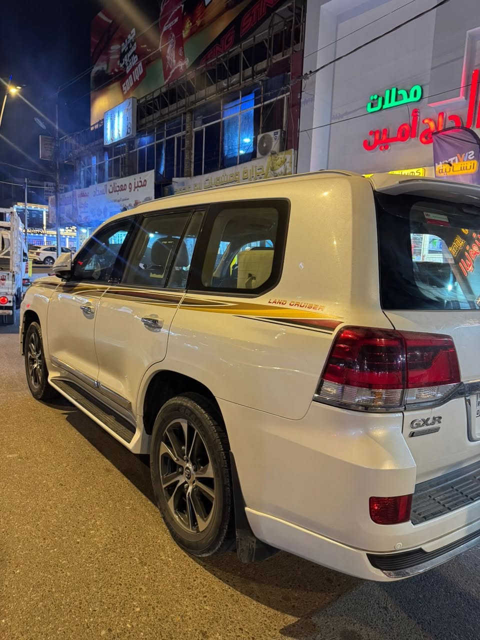 سلام عليكم 
لاند كروز موديل 20 سياره مكفوله كفاله عامه ماشيه 95 الف سياره بريميه وجديده بمعنى الكلمه وسياره 6 سلندر واي استفسار اتصل ***********
العنوان بصره وتحويل ثاني يوم
