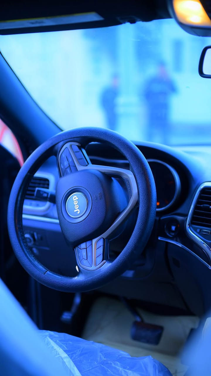 جيب كراند شيروكي 2017

✅ ايرباك سليم
✅ محرك 3600
✅ بصمة + تشغيل عن بُعد + دخول ذكي
✅ تدفئة وتبريد بالكشنات 
✅ داخل أسود 
✅ رادارات خلفية + حساسات
✅ تبترونيك + شفتات ستيرن
✅ سنوية ورقم جديد باسمي مباشر 

📌 الحالة: داخلة كلين غرق امطار تعمل وتسير  وصار بيها حادث بالعراق وصبغ جاملغ وبنيد بدون دواخل ايرباك سليم
 

💰 السعر: 178 او بيه مجال 

📍 الموقع: البصرة - ابي الخصيب

📞 للتواصل واتساب￼‭‬

*********** واتساب البصرة, العراق
