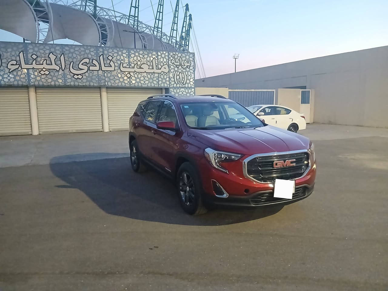 السلام عليكم
جمسي تيران ٢٠١٩
وارد أمريكي نسبة غرق ٣٠%
الدوسه بيها صبغ وجاملغ السايق بي بارد خفيف 
الباقي كير محرك كهرباء كفاله تخم تاير حداديه كفاله تبريد تدفئه شغال تحكم ستيرن بصمات عدد ٦
مكان السياره البصره معقل قرب نادي الميناء 
*********** ابو كرار
