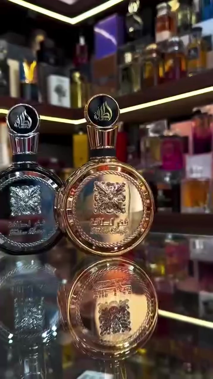 عطور فخر الطافة من شركة لطافة الإماراتية  🇦🇪

🤍 الأبيض (نسائي - نظافة وأنوثة)
 الافتتاحية: ورد، ياسمين، وزهر البرتقال (إحساس بالنظافة).
 القلب: فواكه (فراولة ورمان) مع مسك الروم.
 القاعدة: فانيلا، مسك أبيض، وخشب الصندل (ثبات وعمق فخم).


**إذا كنت صاحب هذا الإعلان وتريد حذفه لأي سبب، رجاءا أرسل رسالة إلى الدعم الفني**