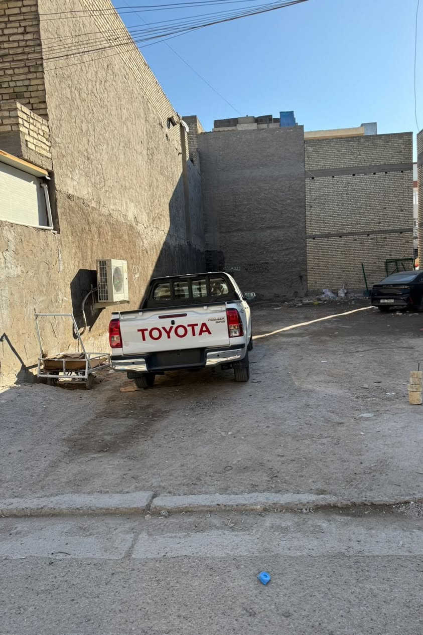 قطعة ارض للبيع ( منطقة حي الجهاد )
( حي الاساتذة بداية الاربع شوارع - فرع مكوى الاساتذة ) 
النزال 20 متر 
الواجهة 5.20 متر 
المساحة 104 تستقطع من القطعة الاصلية 
على من يرغب الاتصال بالارقام التالية  
*********** 
***********
