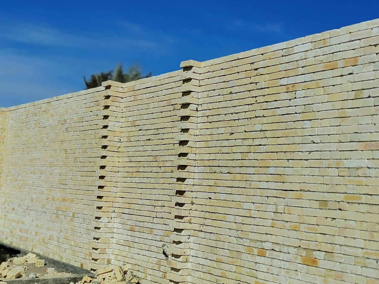 متوفر كادر بناء طابوك عادي +طابوك احمر+ بلوك أحمر+ بلوك عادي تحب الاستفسار 
***********
