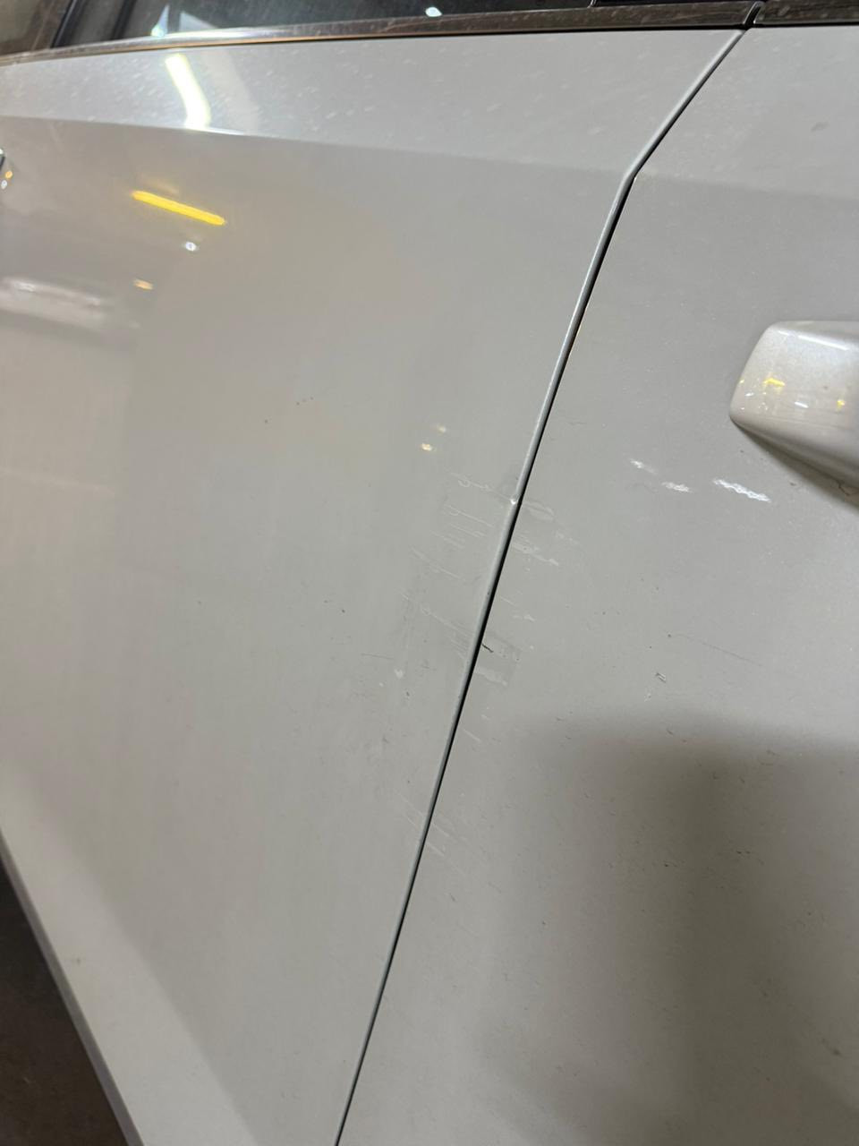 Gs8 - 2023
٥٢الف ماشية 
فول مواصفات 
رقم اربيل 
بس بها شويه شخت من سكن بين البابين  
210$ 
***********
