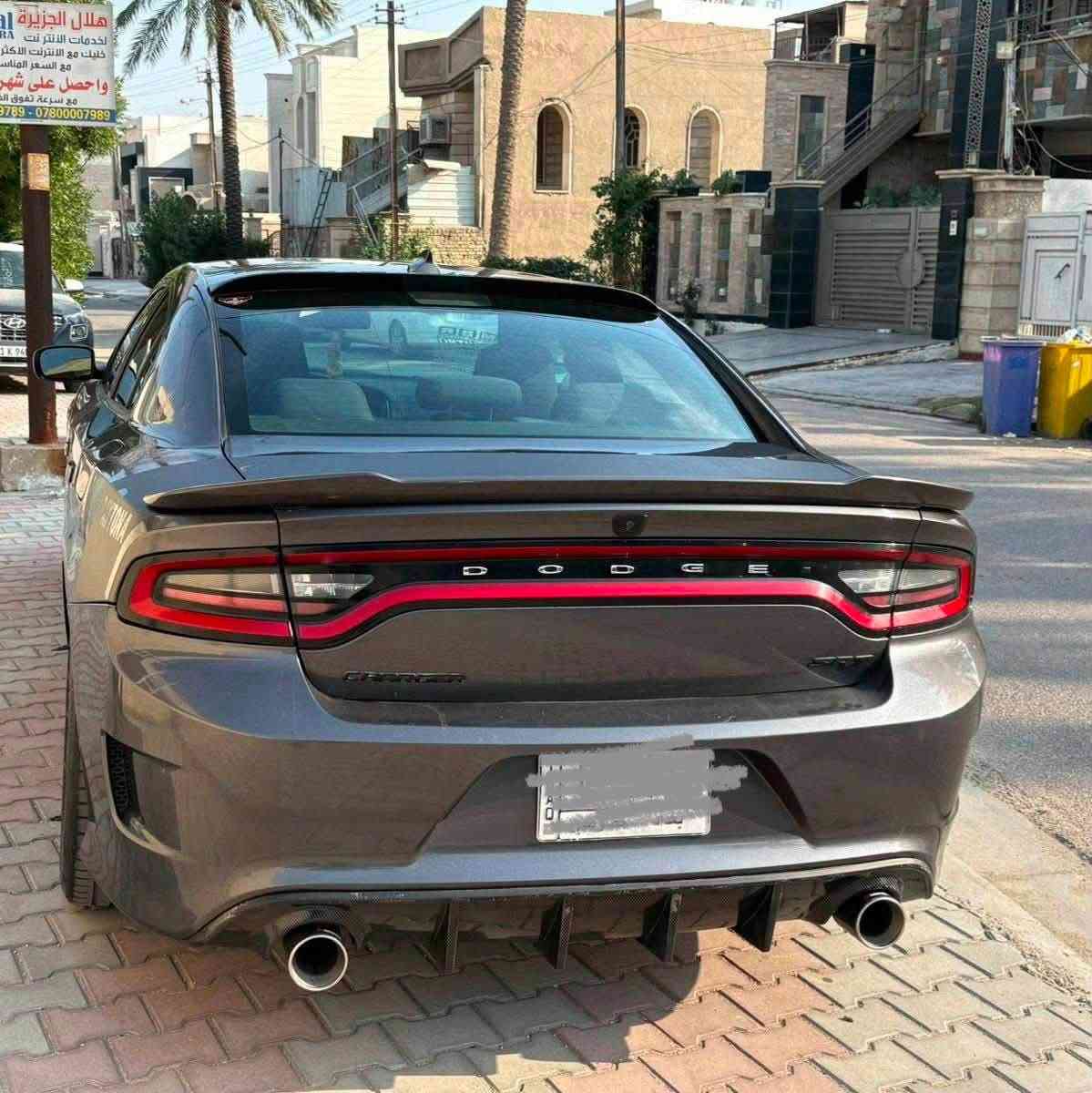 جارجر ٢٠١٦ SXT 
وارد كندي داخله كلين تايتل وهنا صار بيها حادث خلفي بسيط 
وصور حادث موجوده 
ماشيه ١٣٢ الف كيلو 
السياره محدثه SRT 
ويل SRT اصلي مال موديل ٢٠١٦
تايرات مارشل 
بنيد فافون SRT اصلي 
شاشه محدثه CAr play مال موديل ٢٠٢٢
داخل كاربون فايبر 
دفيوزر كاربون فايبر 
شفقه جامه كاربون فايبر 
حلوك الصالنصات كاربون فايبر 
اويل كاج كان 
سقف رولز رويس من دبي ستار
السعر ١٧.٥٠٠ دولار وبيها مجال ان شاء الله 
لاستفسار :***********
واتساب او اتصال
