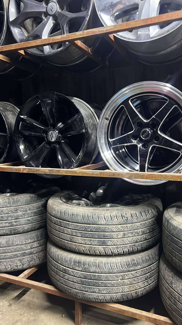 السلام وعليكم لله ❤️مصلي عل محمد ول محمد ❤️تم وصول وجبه جديده من الويل كب والتاير ويل كبات لبيع أو مروس يوجود جميع أنواع الويل الحديد مكاني بغداد تقاطع الكياره مقابيل قطاع 20 لاستفسار وتساب ٢٤ موجود ب وتساب بس دز رساله *********** توصيل جميع محافضات  العراق موجود
