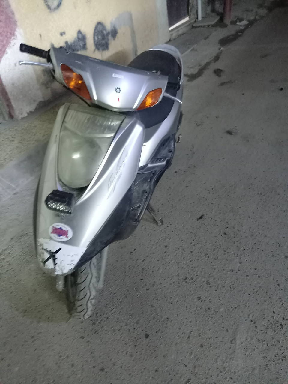 سلام عليكم متاح دراجه بريز ياباني سرعه 140 سلف وهندر الكهربايت شغاله المكينه ناعمه ممفتوحه شلعه ومعدل قفل ستيرن قفل جنطه أوراق كامله سعر ٣٠٠ عنوان مدينة الصدر رقم الهاتف ***********
