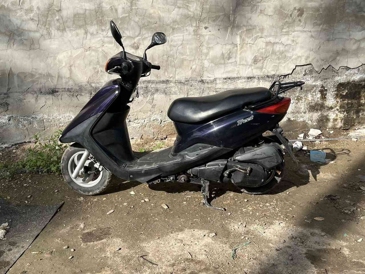 من رخصه الادمن
اكزز قبل شهر نزلتها من الرمبه جدراجه جديده مابيها اي نقص مكينه مكفوله و خير من الله بس الكفر الي بصفحه مبدل لان جان مكسور بالنقل السعر ١٢$ 
رقمي *********** بغداد كاظميه
