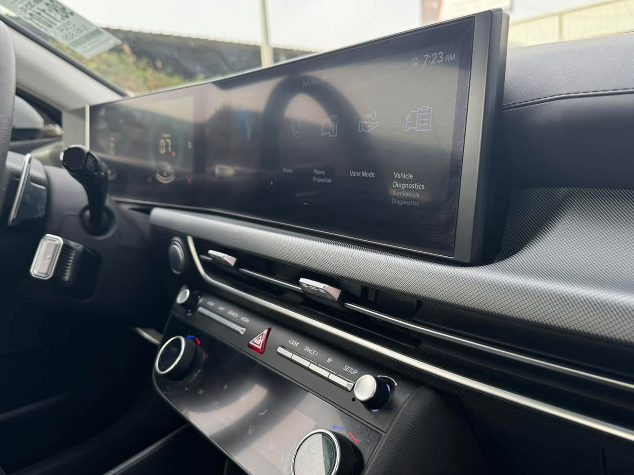 هونداي سوناتا 2024 SEL  سياره كلين
بدون صبغ بدون ايرباك بدون غرق كفاله حتى دعاميات من صبغ بشرط فقط بارد بلبنيد وجاملغ مثل ماموضح بصوره وصور الحادث مرفقه

ماشيه : 48 الف مايل

2.5L V4 : حجم المحرك 

المواصفات : 

‎مفتاح التشغيل بصمة 

‎تشغيل عن بعد  

‎لايت زينون + LED متصل 

‎بك لايت LED متصل 

‎دخول بصمة ذكي 

‎اشارة في المرايا الجانبية 

‎هاند بريك كهرباء 

‎دشبول شاشة ديجيتال متصل 

رادارات 360 درجه 

Auto Stop

‎شاشة Apple Car play 

‎كاميرا دوارة 

‎الانارة الداخلية LED 

‎حركة المقاعد الأمامية كهرباء 

تدفئه مقاعد اماميه 

تبريد شاشة مناخين منفصلين 

‎قطعتين تبريد 

‎أوضاع القيادة Drive Mode 

‎أوتو هولد Auto Hold  

‎نظام مانع الانزلاق 

سياره مرقمه قادسيه شهداء وكاله عامه من المالك 

سعره 205وبيه مجال بصيط 

للاستفسار او اتصال على 

***********
