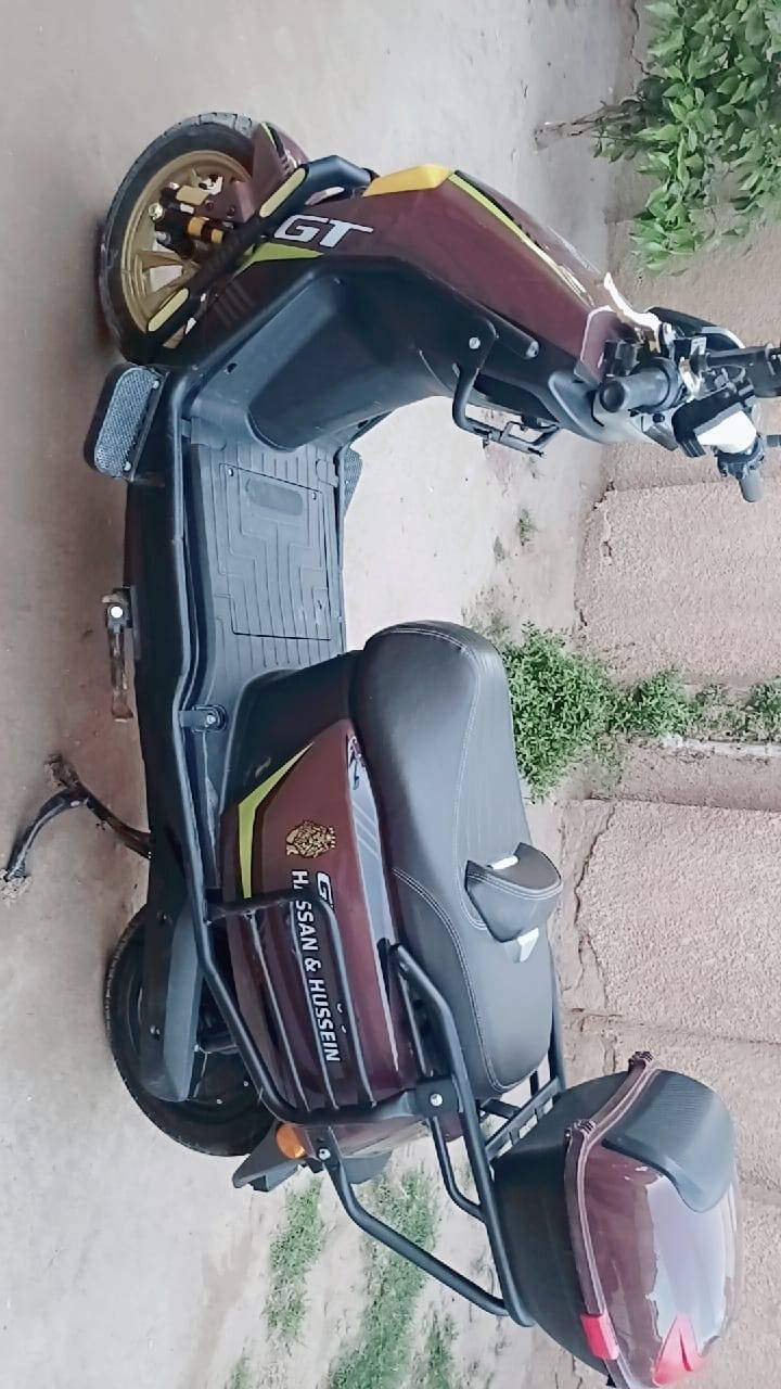 دراجه شحن 4 سرع وبيها بك بلوتوث
السعر 800 ماشيه كلش قليل مكان بغداد ***********
