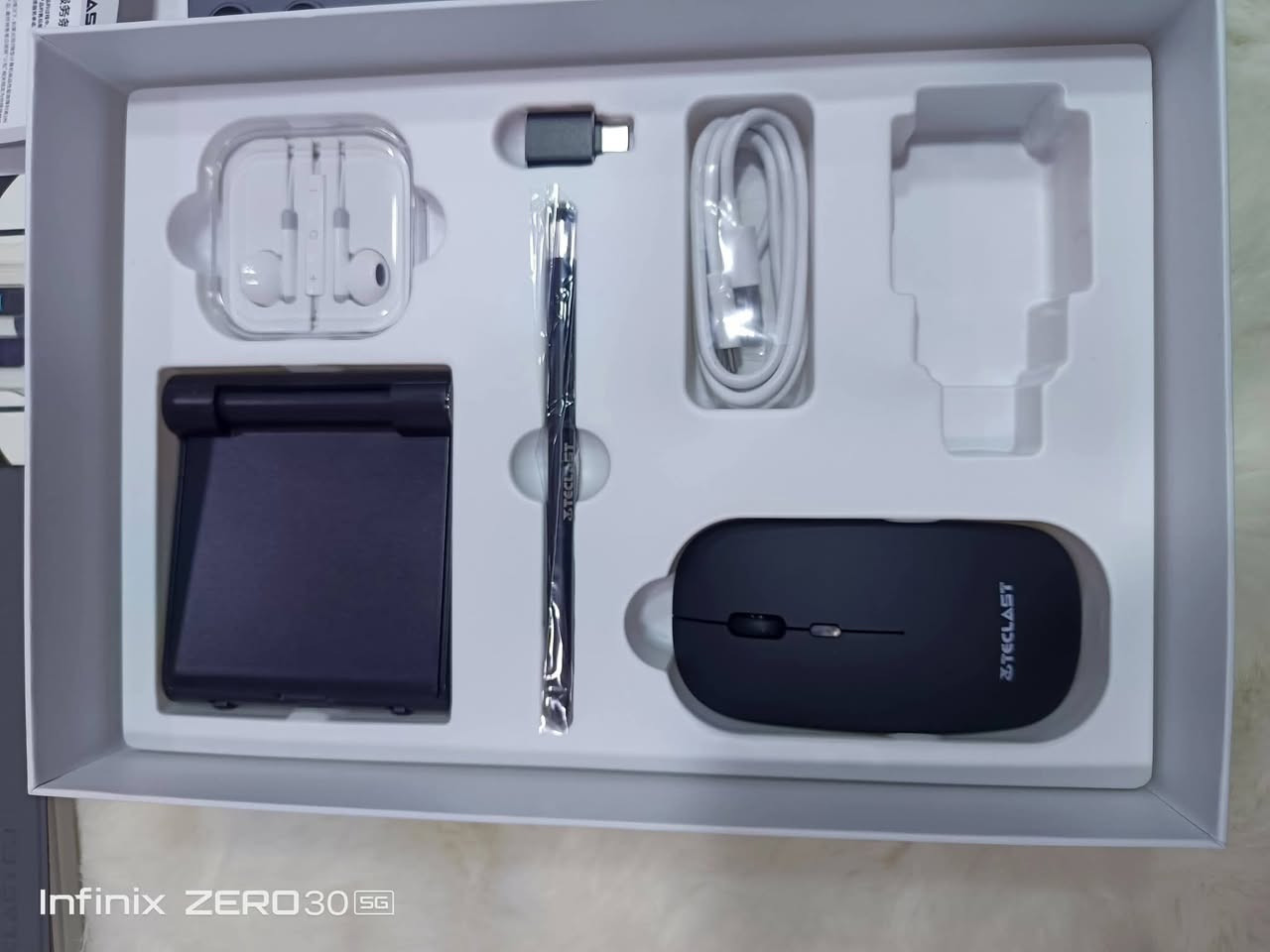 【جديد】 تابلت
Android 15 
Teclast P50AI 
شاشة 10 بوصة 90 هرتز AllWinner A733-AI ثماني النواة (6 جيجابايت + 10 جيجابايت) بحد أقصى 16 جيجابايت رام 128 جيجابايت LPDDR5 Wifi-6 7000 مللي أمبير في الساعة AI السعر 150الف ع اول تم


**إذا كنت صاحب هذا الإعلان وتريد حذفه لأي سبب، رجاءا أرسل رسالة إلى الدعم الفني**