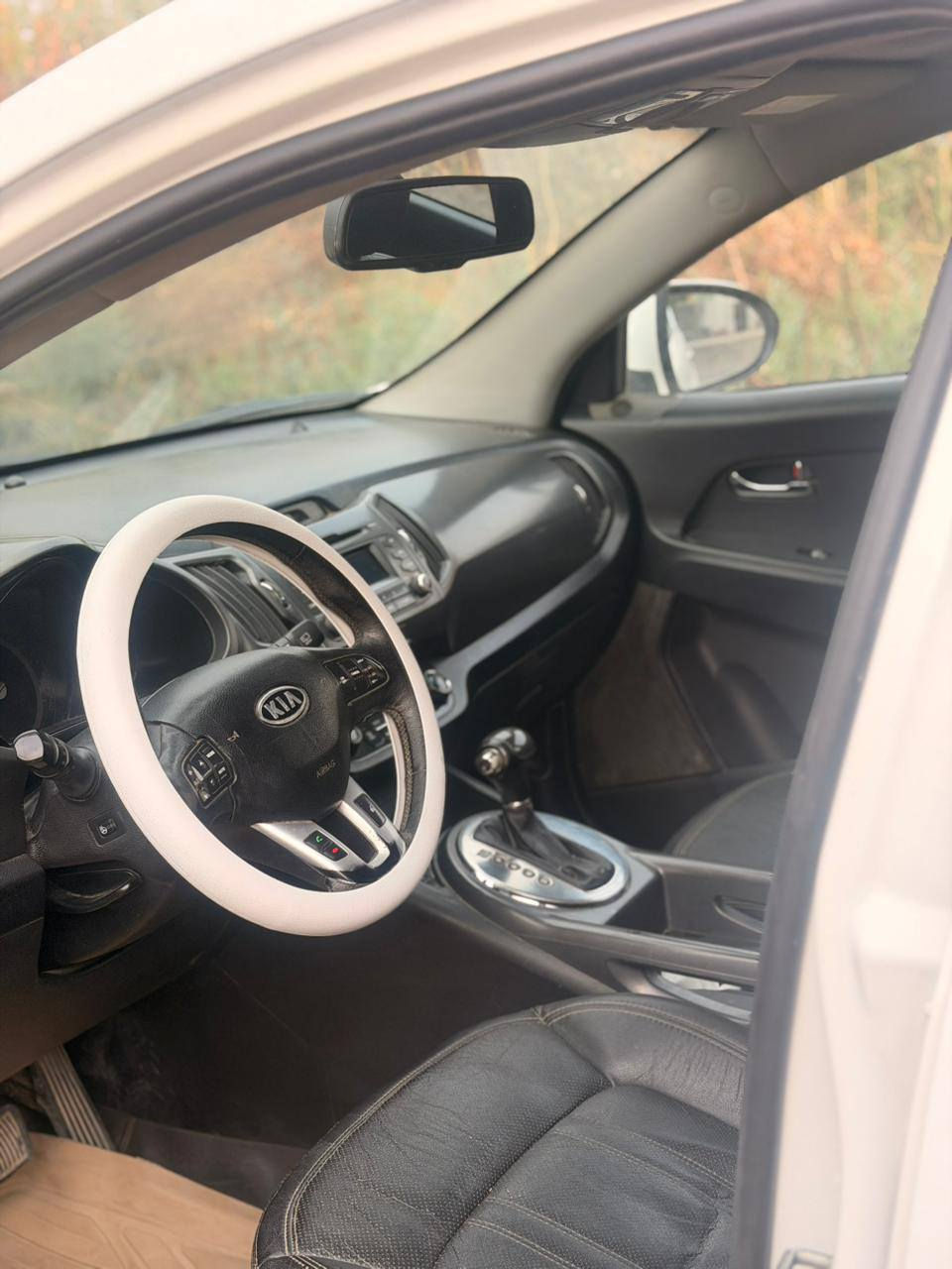 السلام عليكم كيا سبورتج موديل 12فول مواصفات بنوراما وبصمه مكينه جتي اي ورد كوري مكفوله كفاله عامه  مكان السيارة ديوانية رقم بغداد *********** جديده السياره السعر 140 وبيهه مجال
