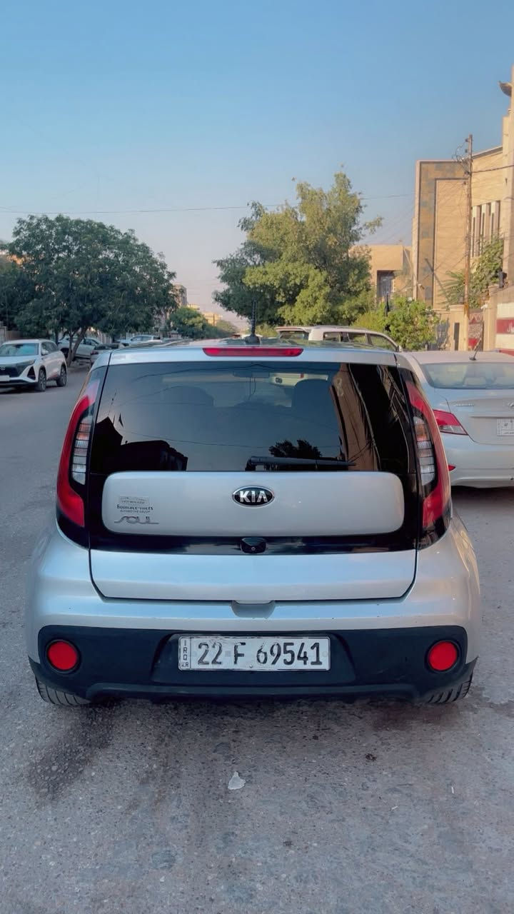 السلام عليكم للبيع صول 2019 رقم أربيل محرك 1600 امريكي بيها صفحه والبنيد مبدل ماشيه 90 حقيقي لون رصاصي السعر 90 وبيها مجال بسيط العنوان الكاظميه جكوك الاستفسار ع رقم ***********
