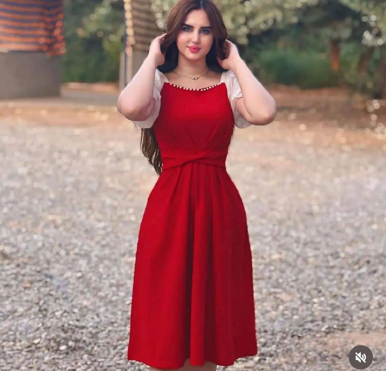 تألقي بالأحمر الملكي مع أحدث كولكشن كوري! ❤️✨
​لأن ذوقك مميز، وفرنالك الفستان الأحمر بـ 3 قصات كورية مختلفة تخطف الأنظار:
​اللمسة الفخمة: فستان كلاسيكي مع بروش أنيق وثنيات صدر ناعمة.
​الستايل الهادئ: قصة بسيطة مع أكمام شيفون بيضاء تبرز جمالك الطبيعي.
​الإطلالة الجريئة: تصميم عصري بأكمام "بالون" منفوخة لستايل كوري مختلف.
​أي موديل حبيتيه أكثر ويعبر عن ستايلك؟ 😍👇
​للحجز والاستفسار عن المقاسات، راسلينا على الخاص (الكمية محدودة) 💌توصيل ٣ الاف لكل العراق


**إذا كنت صاحب هذا الإعلان وتريد حذفه لأي سبب، رجاءا أرسل رسالة إلى الدعم الفني**