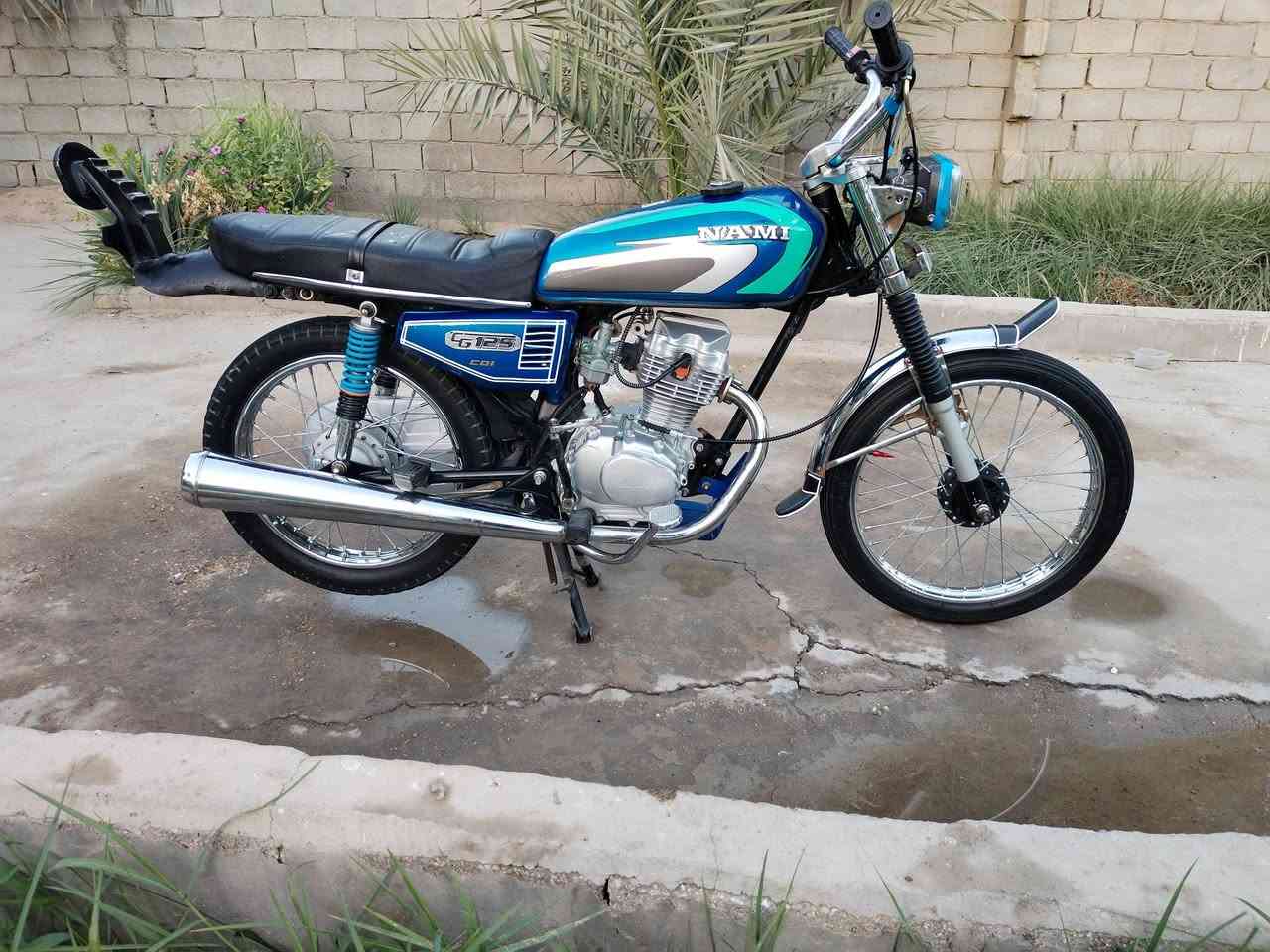 السلام عليكم من رخصه مدير الاكروب دراجه نامه الأصلي شلامجه أوراق اصولي تعمير كله 25 والشاصي مديل 15 برغي ما مفتوح بيه المكان طوريج قربه أسواق الدعمي *********** السعر 750 قفل
