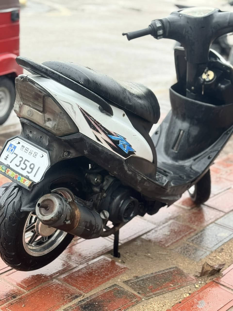 سلام عليكم ماكس عدله للبيع دراجه مفتوحه ولفات  سلف هندر كامله بيه نقص بريك امامي مكينه 49  نضافه شوفت عينك كلها بلاديه وشغاله السعر 500 وبيه مجال بسيط مكاني كربلاء حي الوفاء رقمي ***********
