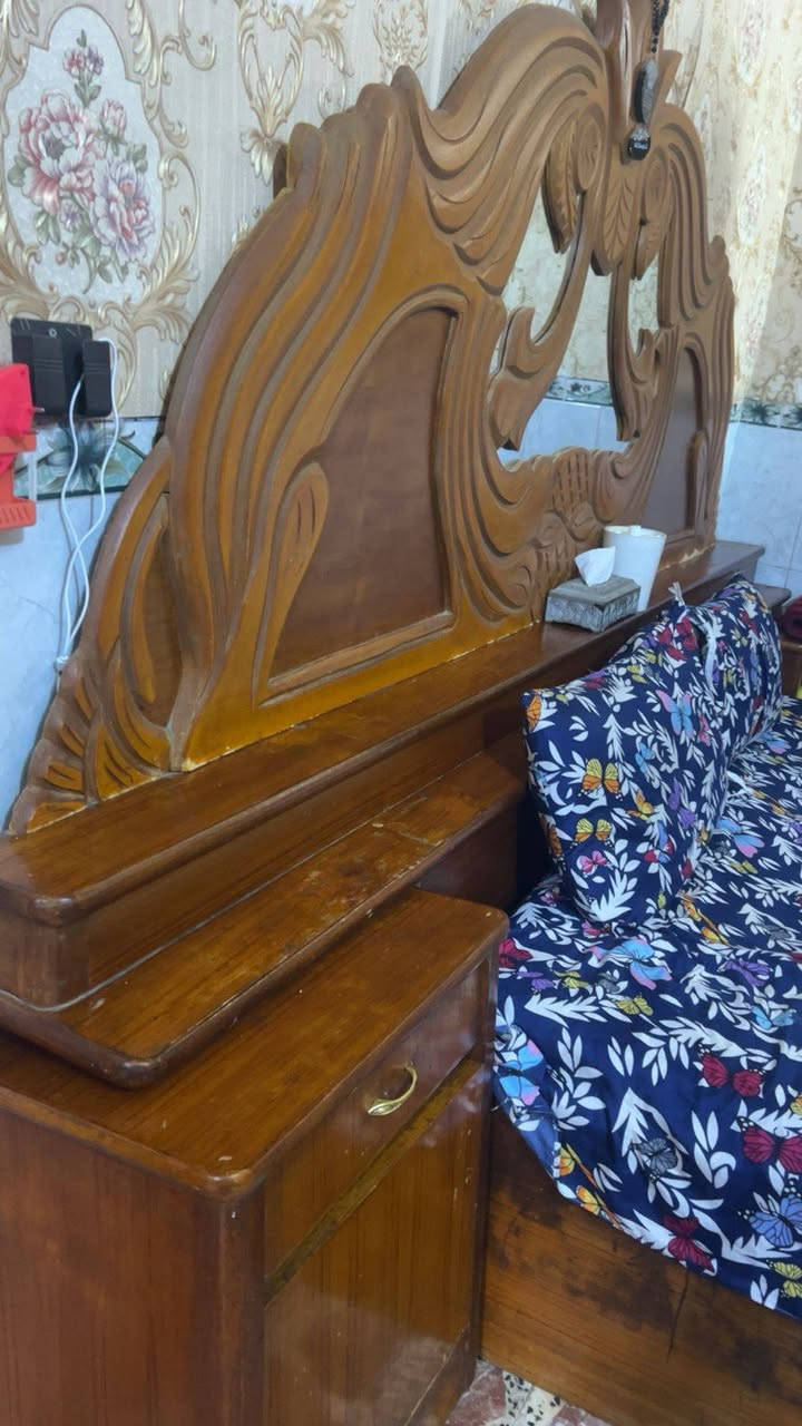 غرفة نوم  صاج خشب عراقي بدون الكنتور 
السعر 350
للستفسار ***********
