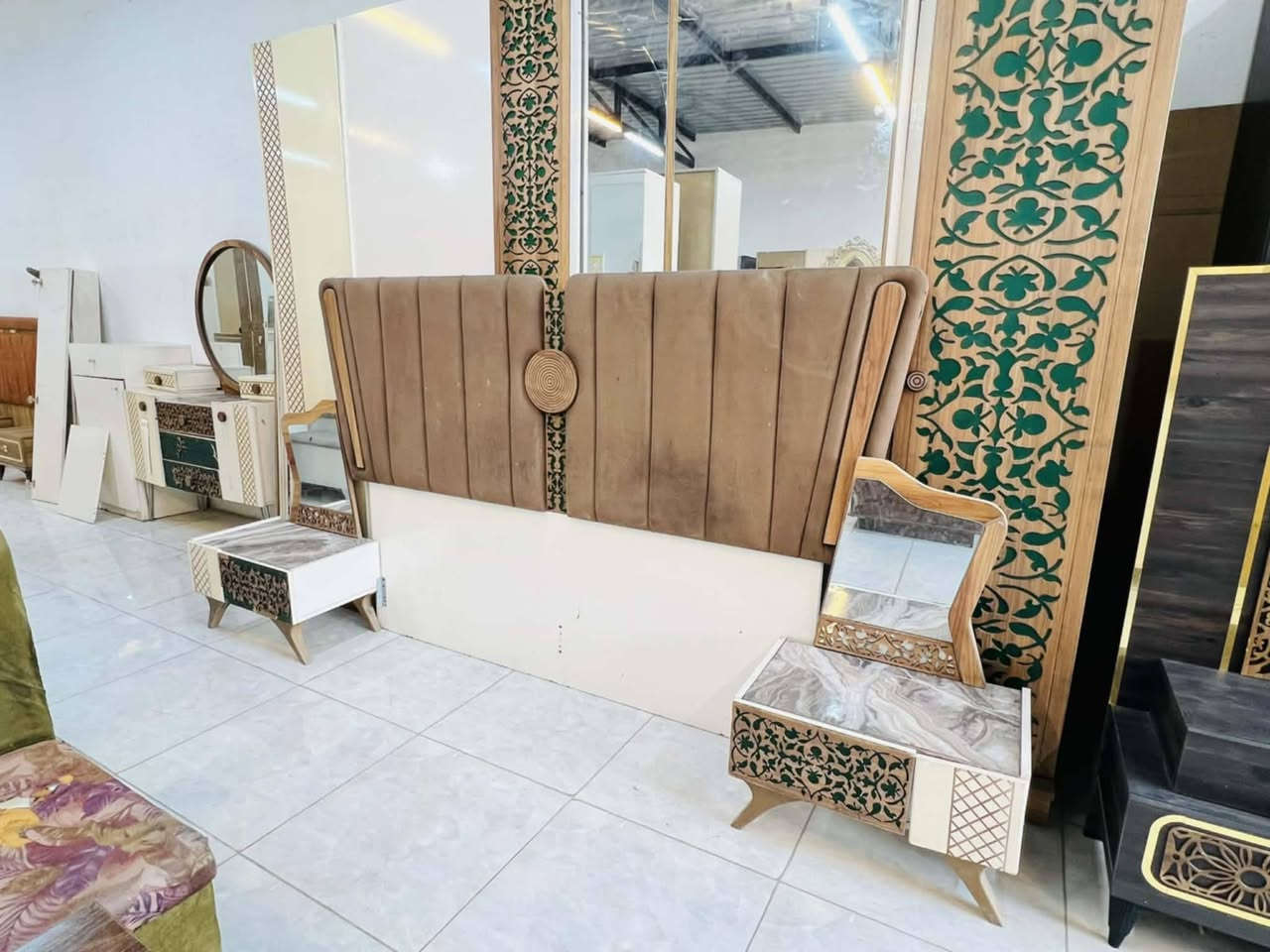 غرفه تركي عنوان بغداد نضافه 100/80توصيل مجاني داخل بغداد.. ومحافضات بكروا  سعر 450 ال شراي يتفضل وتساب ***********😍😍
