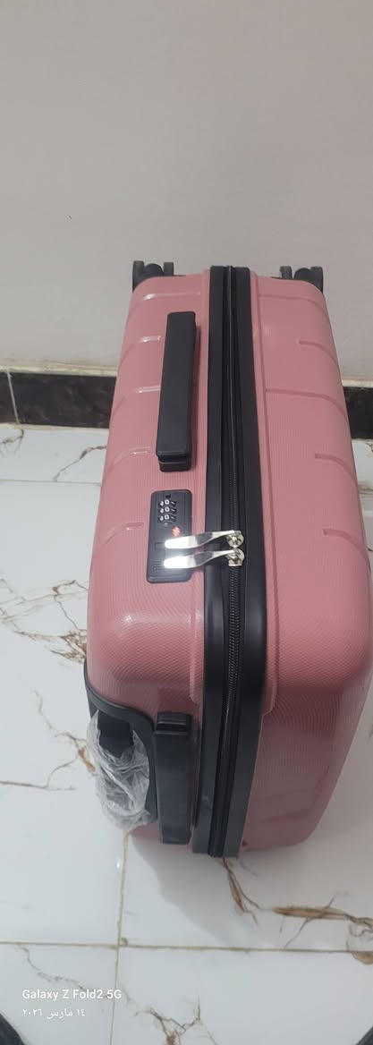 حقائب سفر قفل رمز سري كولاتي كلش عالي 
وخفيفه والاطارات مالتها مي 
موجود حاليا الحجم الوسط سعر 20الف وتوصيل 2000 داخل الكوت اما القضيه توصيل 4000


**إذا كنت صاحب هذا الإعلان وتريد حذفه لأي سبب، رجاءا أرسل رسالة إلى الدعم الفني**