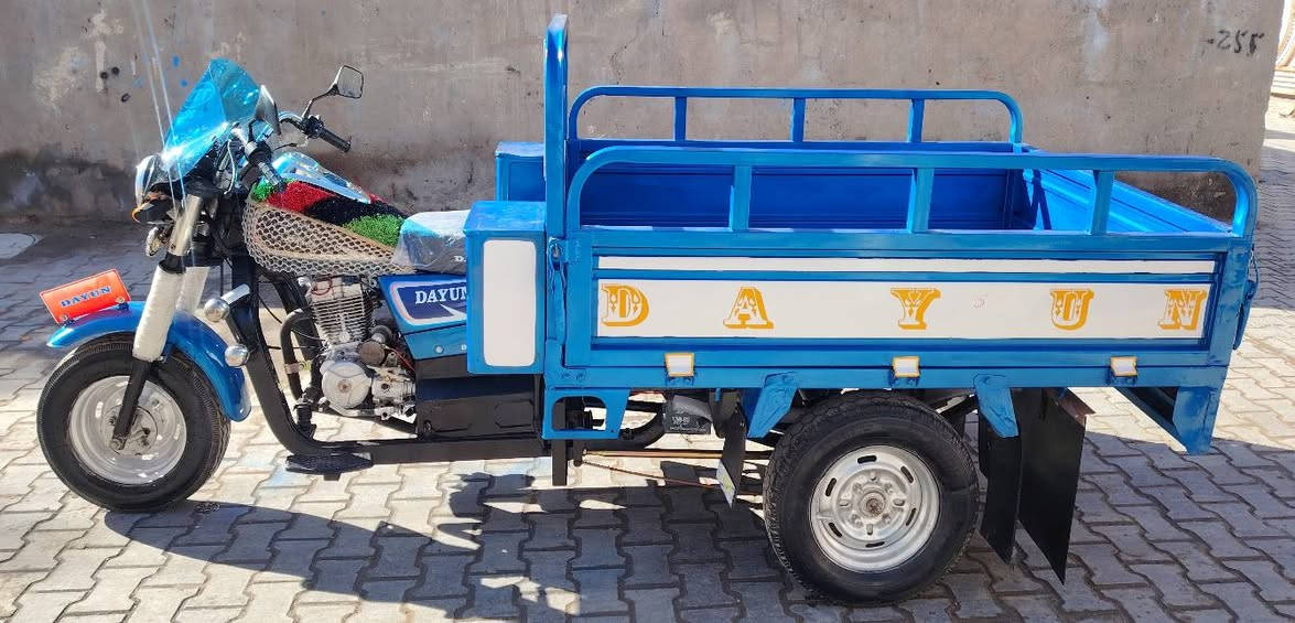 السلام عليكم ستوته للبيع موديل 2016 محرك 20 مجفت قبل ٢٠ يوم الستوته كاه جديد كهربيات ضفيره كله جديد مصبوغه السعر 1700 وبيه مجال المكان واسط قظاء الحي رقم التلفون ***********
