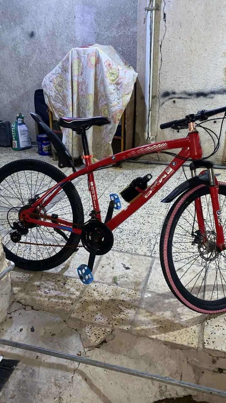 بايسكل bmw للبيع كير 7 نمر بريك امامي خلفي بايسكل مابي اي نواقص السعر ١١٠ وبي مجال


**إذا كنت صاحب هذا الإعلان وتريد حذفه لأي سبب، رجاءا أرسل رسالة إلى الدعم الفني**