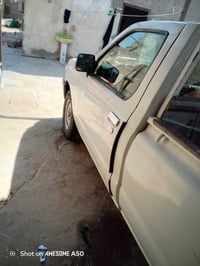 ورحمه الله وبركاته  بيكب نيسان شبوط 2002 سياره جديده بمعنى الكلمه  كير...