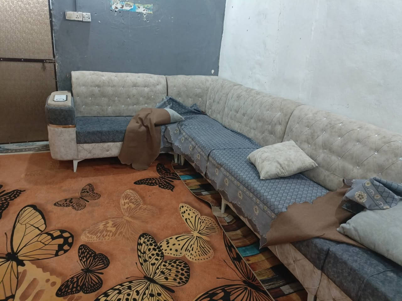 السلام عليكم تخم للبيع ست قطع. ب 400 وبي مجال الرفاعي خلف السوق المسقوف شراي يجيني خاص وبخير ويدلل ***********
