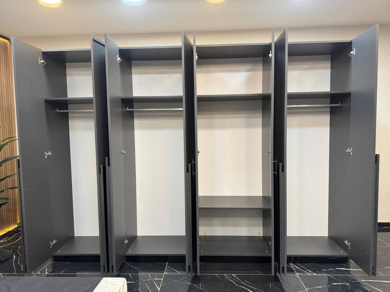 ١٠قطع للحجز واتساب ***********
