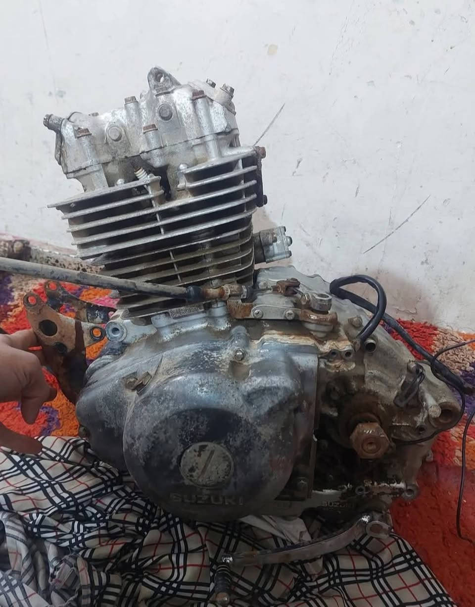 مكينة سازوكي فولتي حجم 250 مكينة استندر متروكة بيها نقص راجز خربان سعر 250 الف مكان بغداد توصيل يدبر ***********
