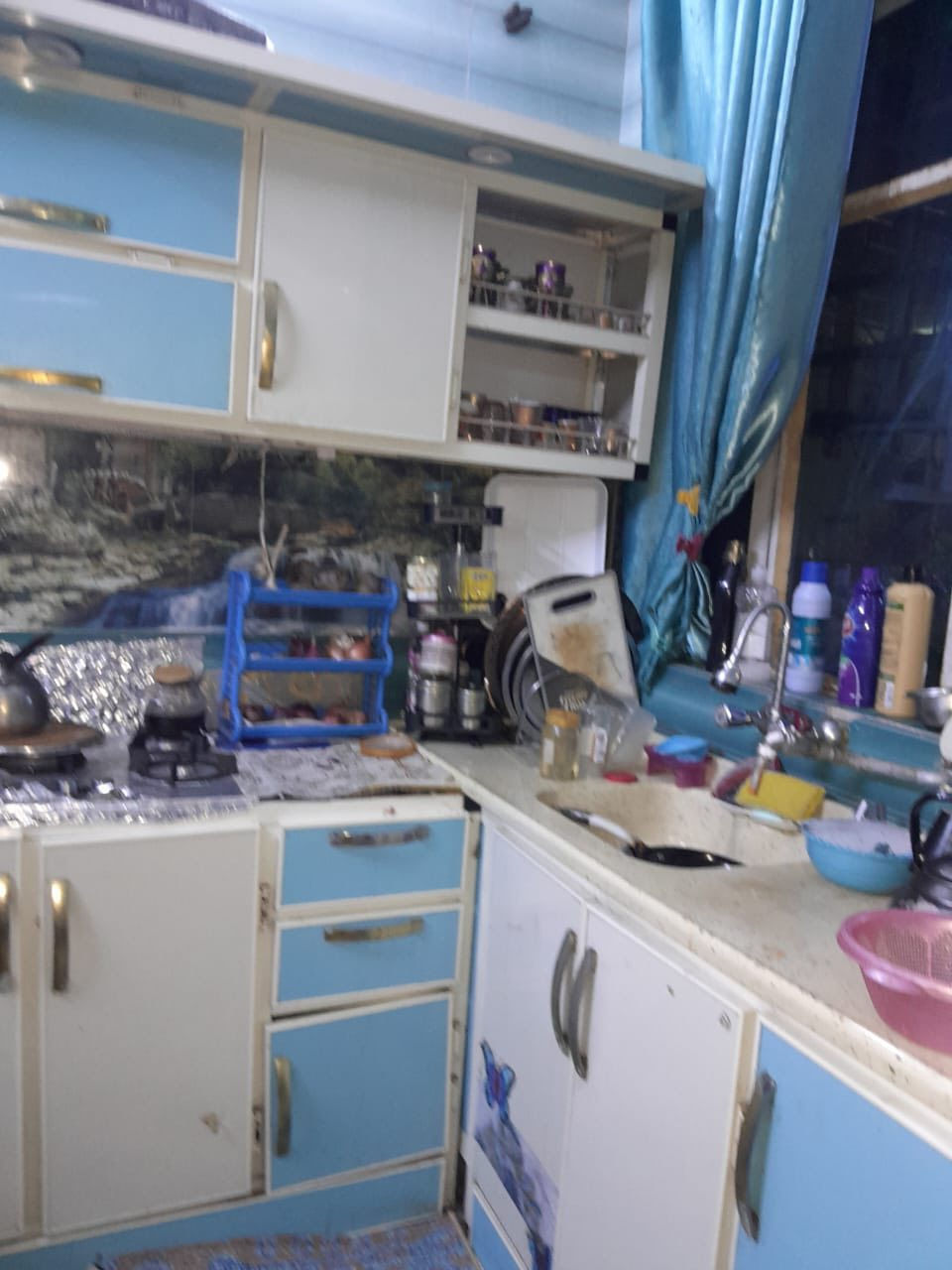 السلام عليكم غراض بيت للبيع
الكاونتر مليون ونص 

الميز الطعام مع الكراسي 125

الطباخ125

ميز التلفاز 75

الرفوف 30 قطعه حديد ب100

الفلتر والمنضومه والطاسه كامل ب75

ستراين ستلايت 

الكبير 25

الصغير15

‭0771 022 4228‬
