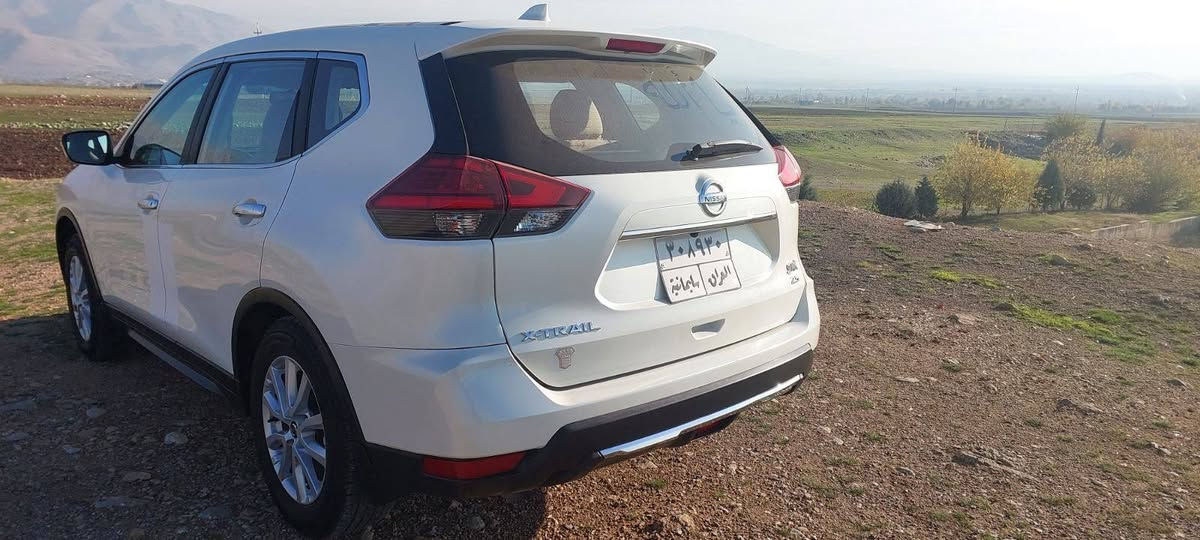 نیسان ئێکستراڵ مۆدیل 2018 بەناوی خۆمەوەیە تا2030 هەزەنوێیە بەخۆمەوە دودەستی ناسیوە شمارەی باریکە بۆیاخ سێ بارجەی بۆیاخە نرخ 180 مەعمەلە شمارە ***********
