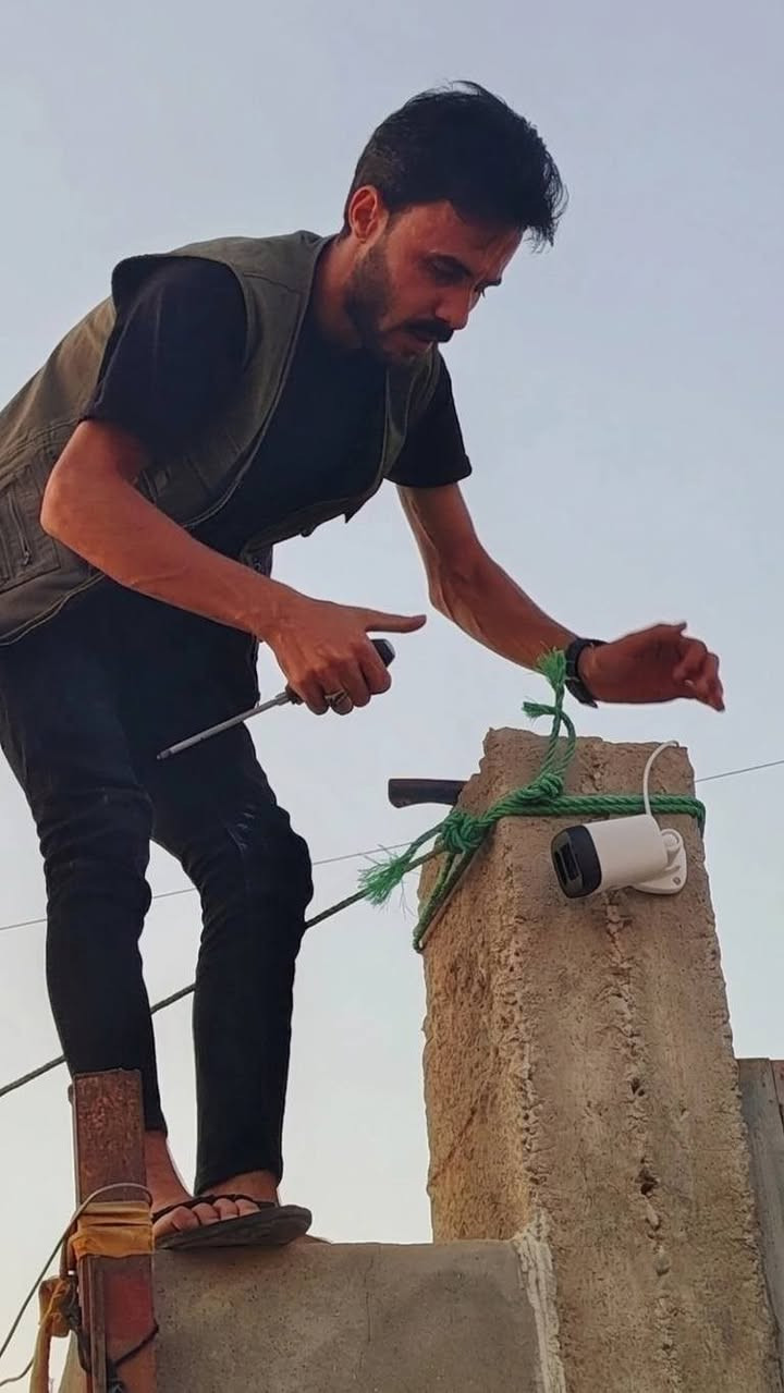 السلام عليكم ورحمة الله وبركاته 
نعلن عن توفر خدمة تنصيب كاميرات المراقبة بكافة أنواعها.
تركيب الكاميرات باحترافية.  ربطها على الشاشة. ربطها على الموبايل حتى تتابع بيتك أو محلك من أي مكان. 🔌 تمديد وتنظيم الأسلاك بشكل مرتب ونظيف.  أسعار مناسبة . 
📍 الخدمة متوفرة في جميع مناطق قضاء الطوز.
للحجز والاستفسار: 📞 ***********
ثقتكم مسؤوليتنا... وشغلنا خير دليل. 
أخوكم أبو حسين
