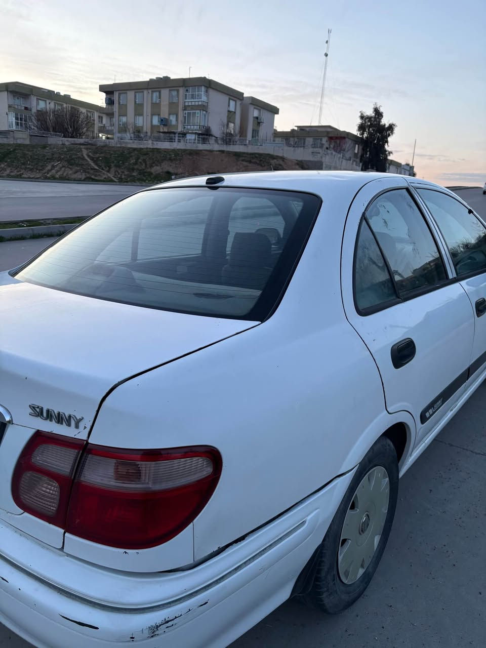 نیسان سەنی مۆدێل ٢٠٠٢ (محسن) بیلاد تۆماتیک بیلاد سپی تەکسی نەبووە ٤ پارچەی هەیە بە حیزام ئەیفرۆشم بە شەرتی سەقف و شان نەیبێت مەکینەی زۆر تازە و پاکەگێڕ و مەکینە و تەبریدی سارد و گەرم  بە شەرتی فیتەر و فەحس سعری ٧٠ گەڵا و معامەلە 
*********** السليمانية, العراق
