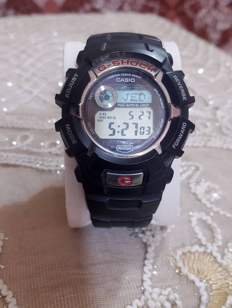 ساعة كاسيو جيشوك G_2310 R

نظام Tough Solar: تعمل الساعة بالطاقة الشمسية، 
 مقاومة الماء 200 متر 
التوقيت العالمي: تدعم ميزة World Time لعرض الوقت في مدن مختلفة حول العالم 
الإضاءة: تحتوي على إضاءة خلفية Full Auto EL تنشط تلقائياً عند إمالة المعصم في ظروف الإضاءة الضعيفة.
المتانة: تصميم مقاوم للصدمات يحمي الساعة من التأثيرات الخارجية والاهتزازات القوية.
 
منبه يومي مع خاصية الغفوة، وساعة إيقاف

 (Stopwatch)، ومؤقتاً تنازلياً، وتنسيق وقت 12/24 ساعة
. الهيكل مصنوع من الراتنج والفولاذ المقاوم للصدأ بقطر يبلغ حوالي 46
نظافة تامة كما مبين في الصور
السعر 65 الف شامل التوصيل


**إذا كنت صاحب هذا الإعلان وتريد حذفه لأي سبب، رجاءا أرسل رسالة إلى الدعم الفني**