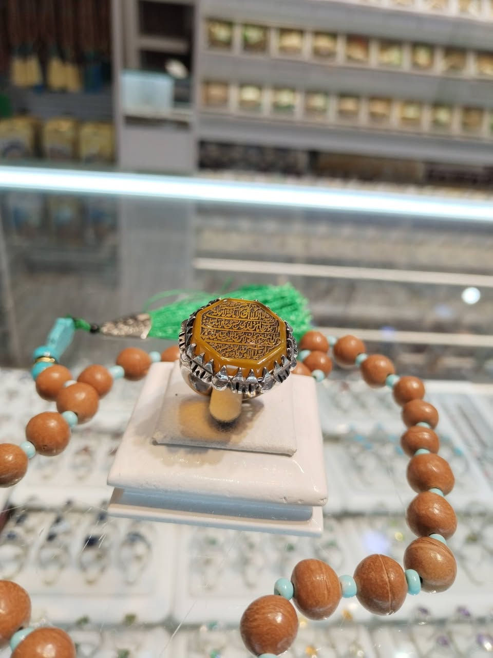 بسم الله الرحمن الرحيم
سلام عليكم ورحمة الله وبركاته 

خاتم فضه عقيق خراساني
مستعمل نظيف
الوزن ١٣.٨٧٠  غرام
السعر ٥٠ الف
توصيل مجاني كافه المحافظات


**إذا كنت صاحب هذا الإعلان وتريد حذفه لأي سبب، رجاءا أرسل رسالة إلى الدعم الفني**