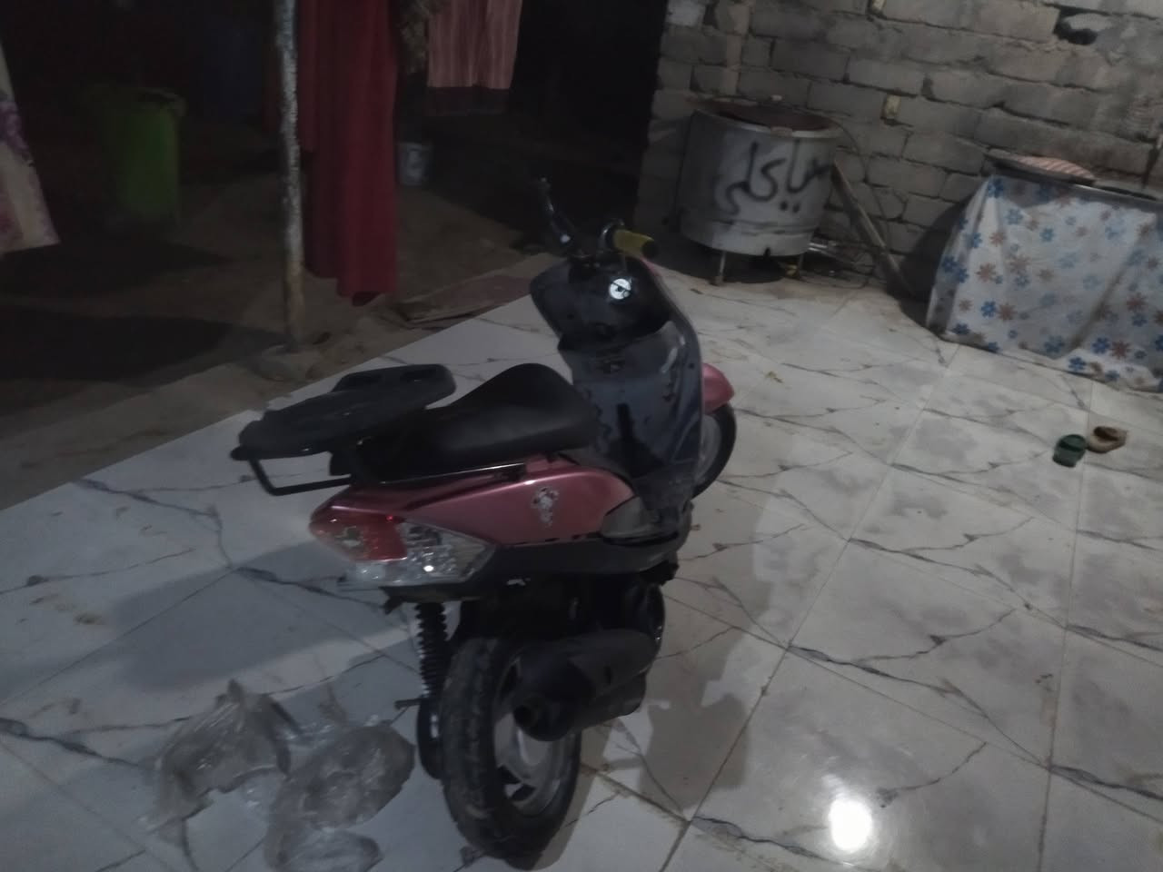 السلام عليكم دراجه ماكس قشمه للبيع دراجه نظيفه بوشه 55 دراجه خير من الله سرعه ومعدل ماكينته مفتوحه مره واحده لا تبخير ولا تنقيص مكاني القرنه الصغر العلوه قرب الطاحونه السعر 600 وبها مجال رقم الهاتف *********** رجاء لا احد يتعبني بس الشراي يراسل
