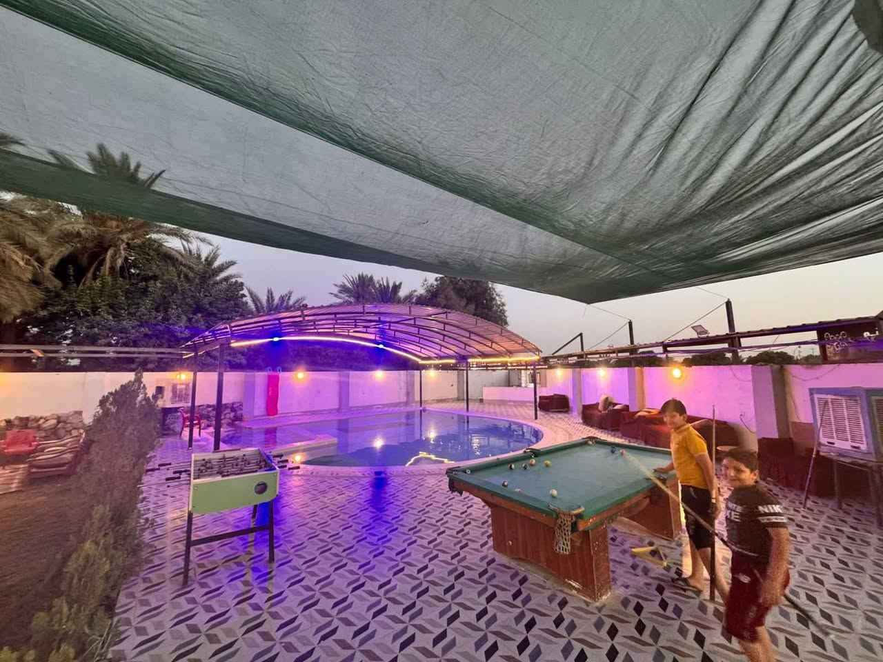 اعلان من #النيزك_للعقار لبيع وشراء الاراضي و الدور الزراعية والسكنية والمقاولات العامة 
--------------------------------------------
منتجع للبيع بالولاية يرهم للسكن او الاستثمار

الموقع - صلاح الدين - قضاء بلد - باب السور قرب المكائن 

يتكون :

- 2 غرف 
- مطبخ 
- صالة كبيرة
- صحيات
- ⁠حديقة
- ⁠مكان مال شوي 
- ⁠كراج 
- ⁠صحيات 
- ⁠مسبح كبير
- ⁠ملعب 

مساحة المنتجع :1750م

📄 نوع العقار : سند زراعي 25

--------------------------------------------
للاستفسار والتواصل : ***********

او زيارة مكتبنا الكائن في - صلاح الدين - بلد - شارع الامير - مقابل عيادة الدكتور قاسم حاتم
