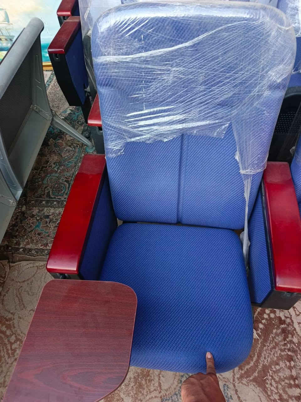 غراض لبيع المكان بغداد نهايه حي أور سبع قصور شارع ابو علي واتساب *********** اتصل وأني بخدمتكم تره ماارد ع التعليقات الشراي يتصل تحياتي للجميع
