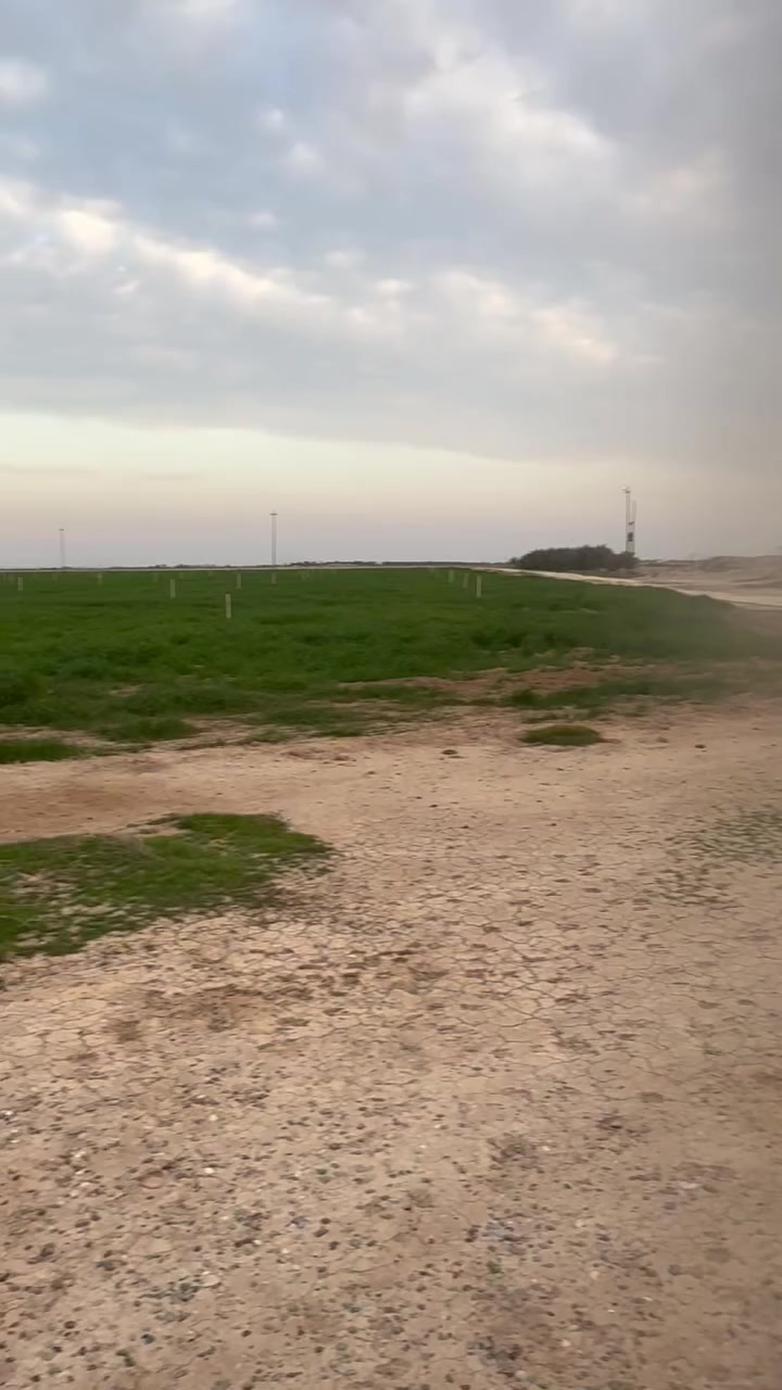 السلام عليكم 50 دونم على طريق الخزيفي بريه العلم بيها غرف سكن وبيها بير ميه فول الفول وبيها محوله خاصه بيها وبيها بورد كهرباء وخط كهرباء والأرض. مفلوحه حنطه الآن ارض سمينه وعدله حيل ومرتبه الي حاب يتصل بريه العلم صلاح الدين الشراي يتصل السعر 1500 غير قابل للتفاوض من الأخير ***********
